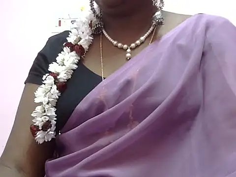 Snapshot of Hot_akshara chatting on January 5, 2026, 5:27 pm Hot akshara online show from January 5, 2026, 5:27 pm