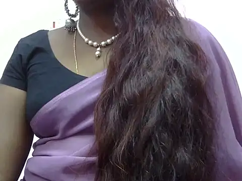 Snapshot of Hot_akshara chatting on January 9, 2026, 5:10 am Hot akshara online show from January 9, 2026, 5:10 am