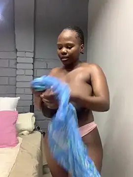 Snapshot of SexyAngeliqua chatting on March 9, 2026, 5:00 am SexyAngeliqua online show from March 9, 2026, 5:00 am