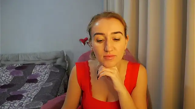 Snapshot of Sophiloren chatting on February 16, 2026, 9:38 am Sophiloren online show from February 16, 2026, 9:38 am