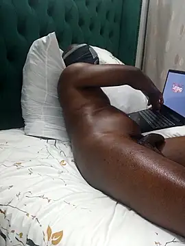 MUVENDA37 online show from December 22, 2025, 8:06 pm