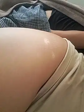 Snapshot of MakeMeCumAhh chatting on October 17, 2025, 11:46 am MakeMeCumAhh online show from October 17, 2025, 11:46 am