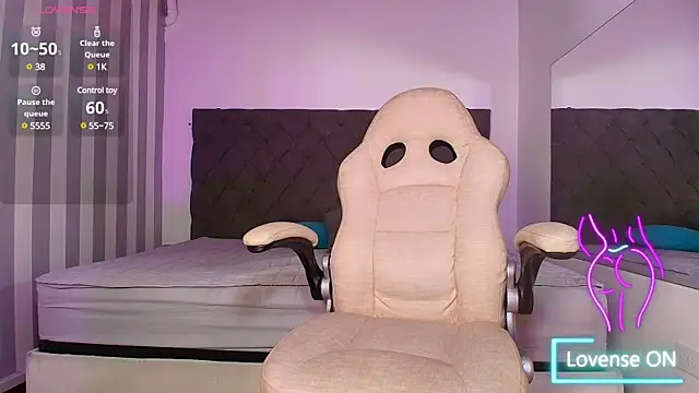 Snapshot of Scarleet_am chatting on February 20, 2025, 12:19 am Scarleet am online show from February 20, 2025, 12:19 am