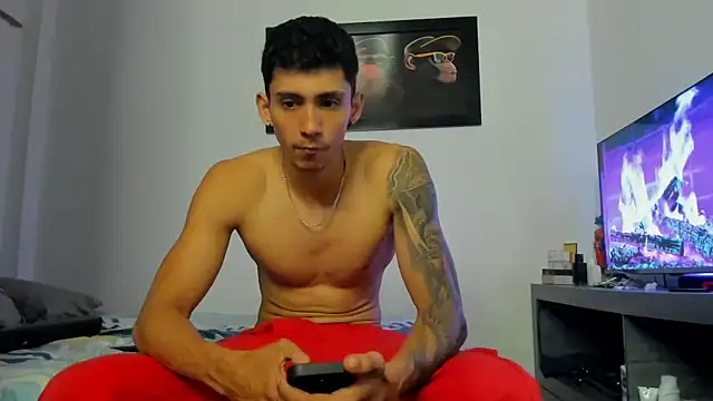 Snapshot of OliverBennet chatting on September 22, 2025, 5:04 pm OliverBennet online show from September 22, 2025, 5:04 pm