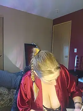 lilyhornyhousewife online show from June 26, 2026, 4:00 pm