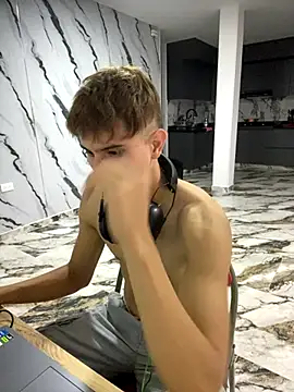 oliver Lz online show from November 12, 2025, 10:20 pm