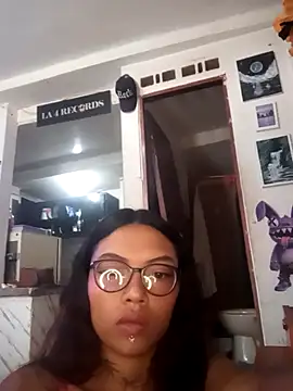 Snapshot of Lunita_5 chatting on February 27, 2026, 4:51 pm Lunita 5 online show from February 27, 2026, 4:51 pm