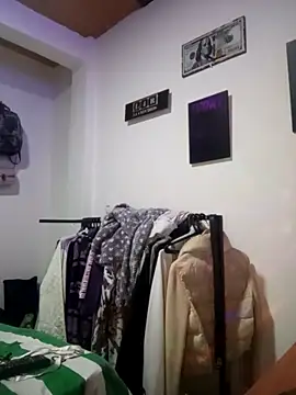 Snapshot of Lunita_5 chatting on April 9, 2026, 8:47 pm Lunita 5 online show from April 9, 2026, 8:47 pm