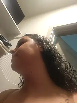 Snapshot of cinnaminnie chatting on January 17, 2026, 3:50 pm cinnaminnie online show from January 17, 2026, 3:50 pm