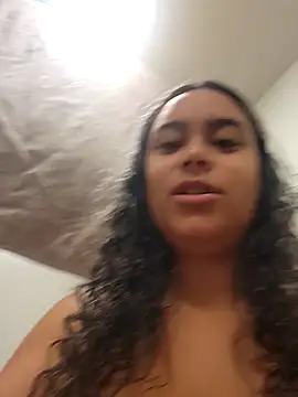 Snapshot of cinnaminnie chatting on February 1, 2026, 7:01 pm cinnaminnie online show from February 1, 2026, 7:01 pm