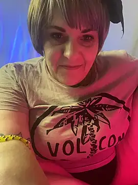 Hunniebunnie78 online show from June 21, 2026, 5:43 am