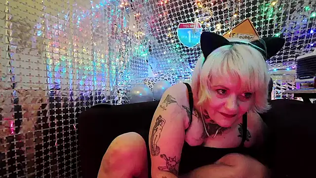 Hunniebunnie78 online show from August 2, 2026, 11:25 pm