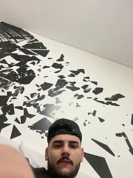 lehder47 online show from December 12, 2024, 4:04 am