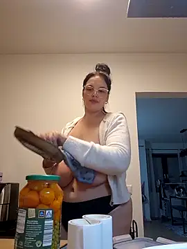 Jujuicy 97 online show from November 14, 2025, 8:29 pm