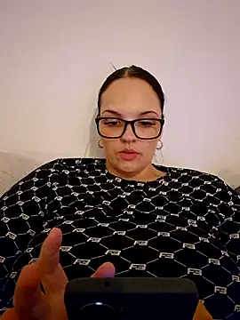 Snapshot of Jujuicy_97 chatting on April 15, 2026, 6:37 pm Jujuicy 97 online show from April 15, 2026, 6:37 pm