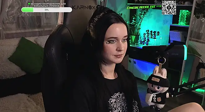 Snapshot of KiraLiLime chatting on October 15, 2025, 5:35 pm KiraLiLime online show from October 15, 2025, 5:35 pm