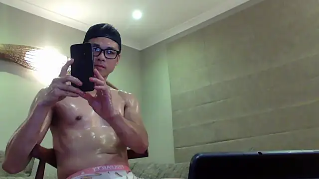 Snapshot of Surfbod chatting on February 6, 2025, 9:43 am Surfbod online show from February 6, 2025, 9:43 am