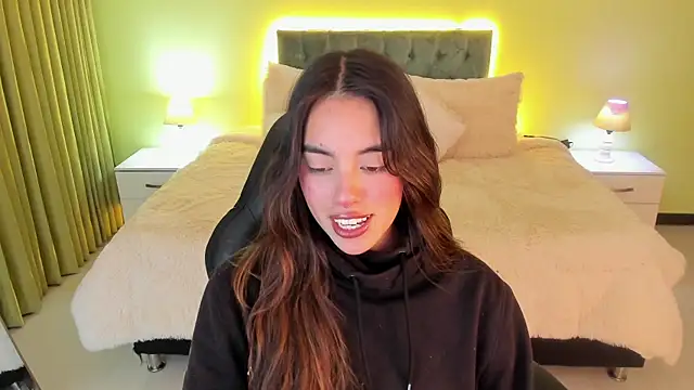  Charlotte evans 1 online show from November 12, 2025, 12:22 am