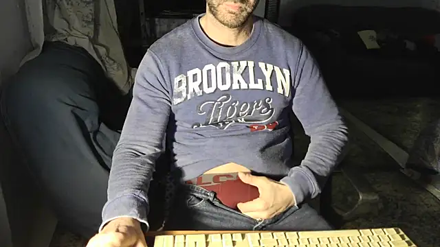 TebaldHot online show from March 21, 2025, 1:34 pm