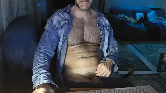 TebaldHot online show from October 9, 2025, 1:31 pm