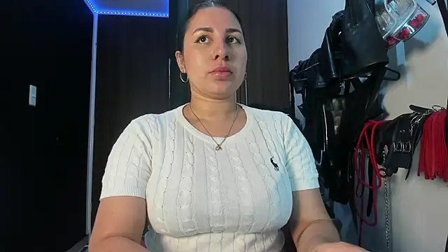 violet bdsmx online show from November 15, 2025, 6:04 pm