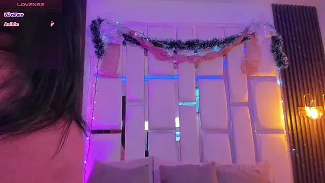 mia schwarz online show from December 4, 2025, 9:01 pm