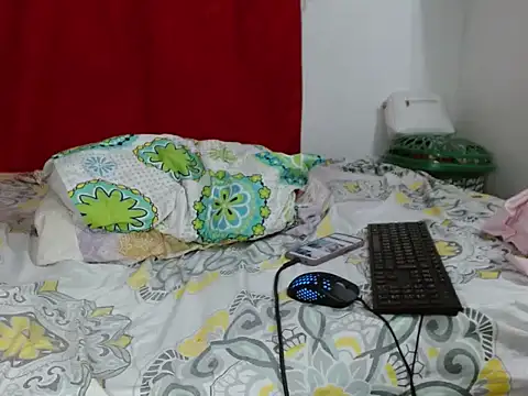 Snapshot of Mily_pao1 chatting on November 16, 2025, 1:11 am Mily pao1 online show from November 16, 2025, 1:11 am