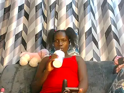 Slimthick900 online show from March 3, 2025, 2:37 pm