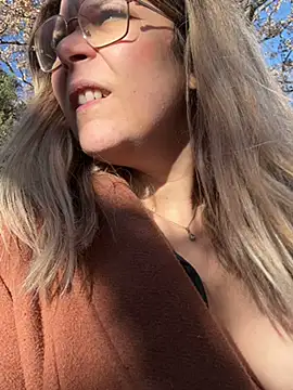 EmyLana online show from February 14, 2025, 1:29 pm