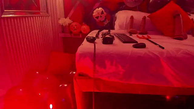 SusanCouper online show from October 24, 2025, 11:56 pm