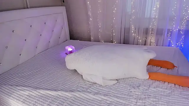 Natural pussy online show from February 16, 2025, 12:32 pm