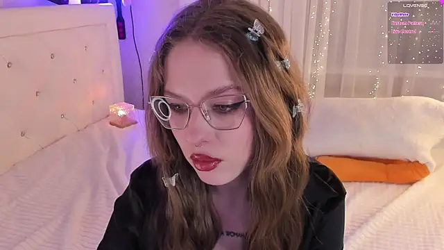 Natural pussy online show from March 18, 2025, 6:37 pm