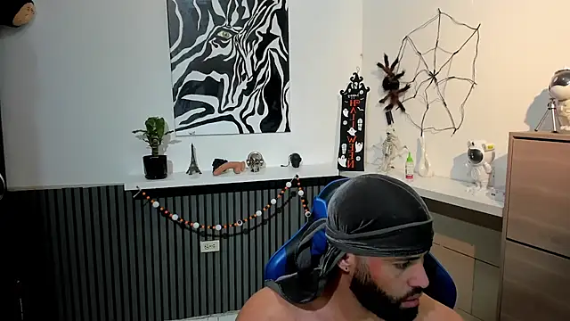 Daemon21 online show from November 10, 2025, 10:42 pm