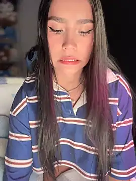 -Loren- online show from May 12, 2026, 12:35 pm