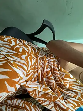 Honeyberose online show from December 30, 2024, 11:26 am