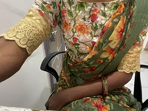 Honeyberose online show from January 10, 2025, 6:42 am