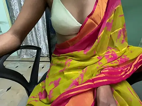 Honeyberose online show from January 12, 2025, 6:49 am