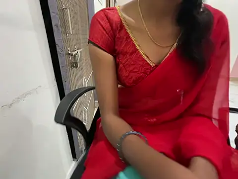 Honeyberose online show from January 18, 2025, 5:52 am