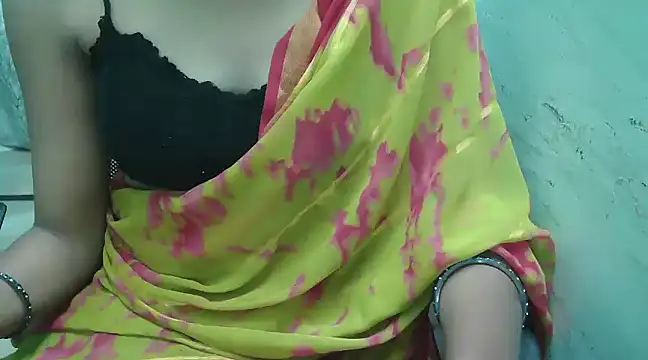 Honeyberose online show from March 21, 2025, 10:28 am