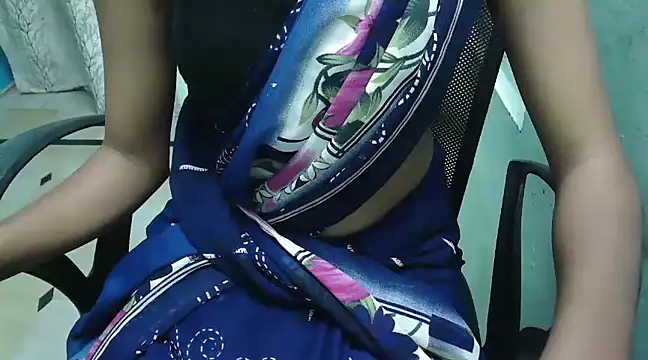 Honeyberose online show from March 22, 2025, 7:20 pm