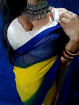 Snapshot of Savita_hotmom chatting on January 5, 2026, 5:49 pm Savita hotmom online show from January 5, 2026, 5:49 pm
