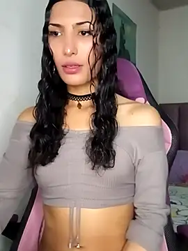 Snapshot of Lanna_hott_ chatting on April 14, 2026, 8:15 pm Lanna hott online show from April 14, 2026, 8:15 pm