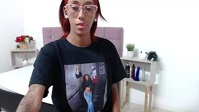 ZashaRomero online show from February 11, 2025, 5:40 pm