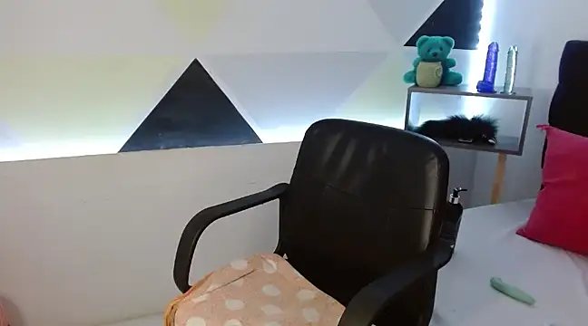 ZashaRomero online show from February 22, 2025, 1:00 am