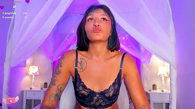 Snapshot of Valkiria_ponce chatting on January 24, 2025, 1:24 am Valkiria ponce online show from January 24, 2025, 1:24 am