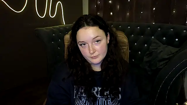 GloriNichols online show from December 17, 2024, 9:28 am