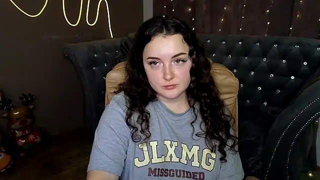 GloriNichols online show from January 8, 2025, 2:03 pm