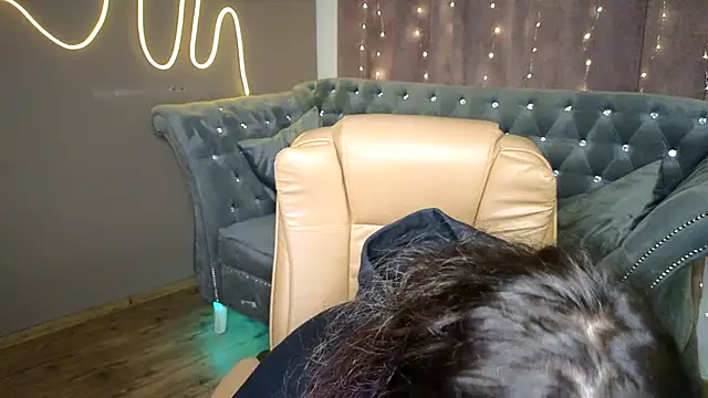 GloriNichols online show from January 17, 2025, 6:36 am