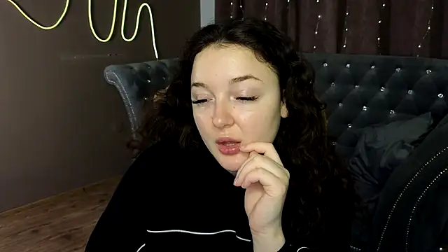 GloriNichols online show from January 26, 2025, 6:17 am