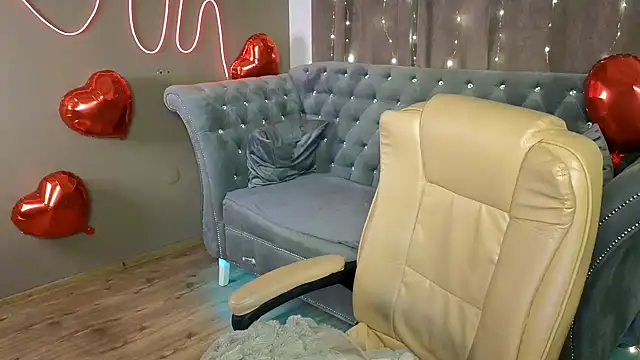 GloriNichols online show from February 11, 2025, 1:51 pm